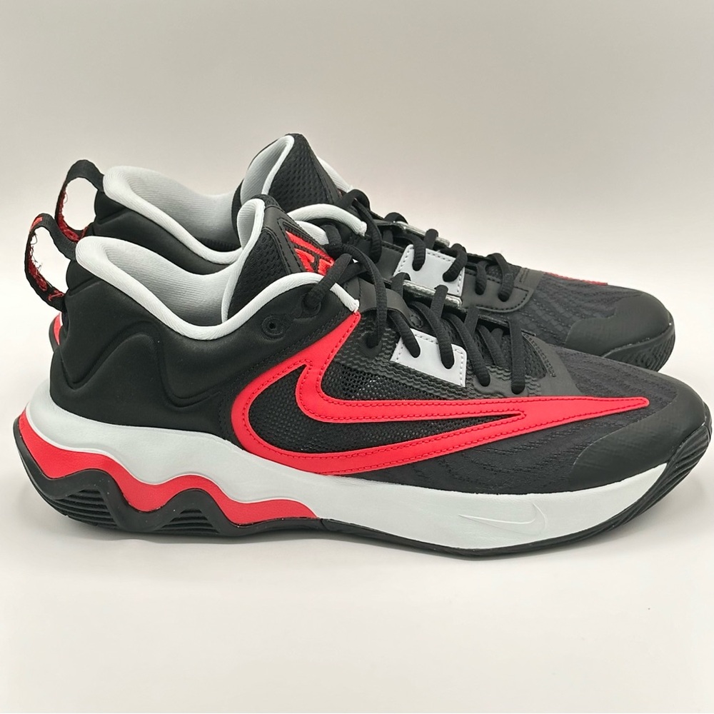 Nike Giannis Immortality 3 Basketball Shoes Red Black DZ7533-004 Men Size 10.5 - Picture 3 of 8